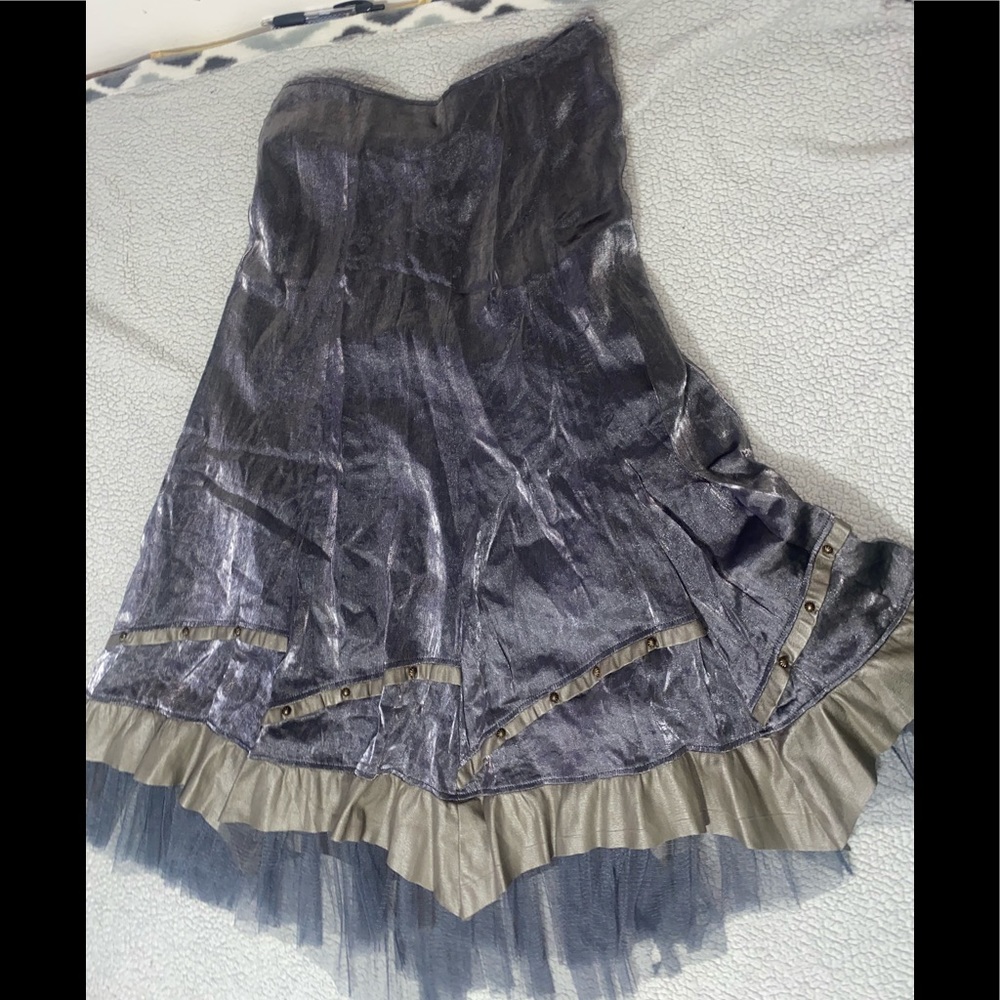 ANNVA USA SKIRT SIZE SMALL BLACK N GOLD TULLE